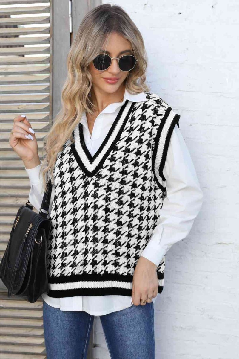 Ribbed V-Neck Sleeveless Sweater - 3 Colors - Luxe Shopping